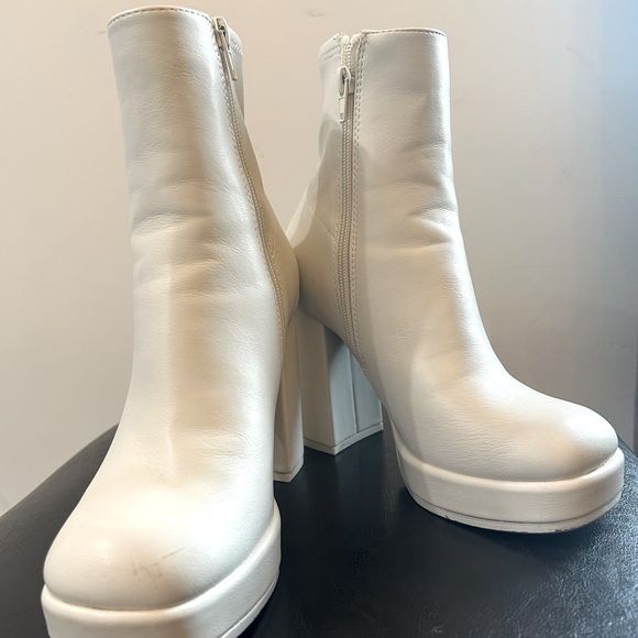 Call it Spring booties size 6.5 - Picture 4 of 5